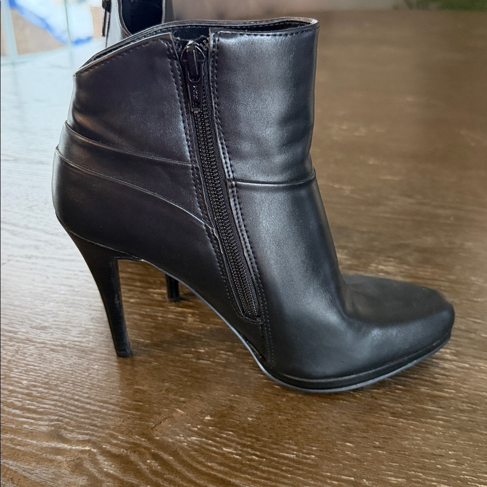 Nine West Black Ankle Boots - Picture 3 of 6